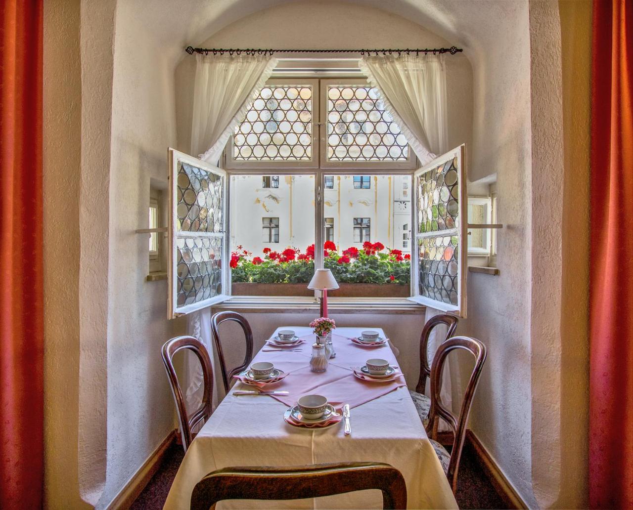 Adler Hotel